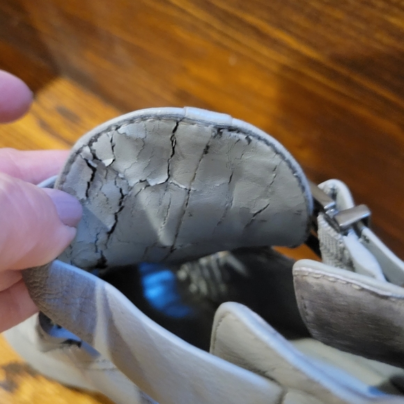 BCBG Womens Grey Leather Open Toe Buckle Stiletto Heel Ankle Strap Booties 6M - Picture 15 of 16